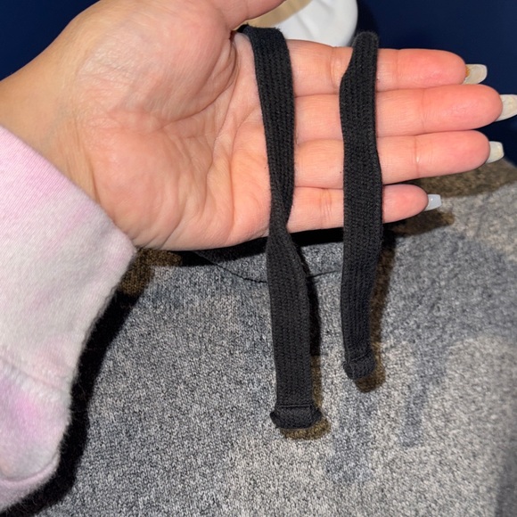 Old Navy Active- Women's Grey Hoodie Size Medium - Picture 8 of 17